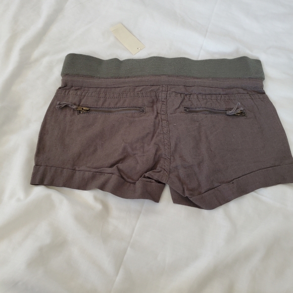 Short - Picture 9 of 11